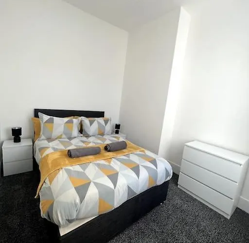 No. 51 - Modern 4 Bed